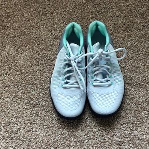 Nike court tennis shoes size 9.5